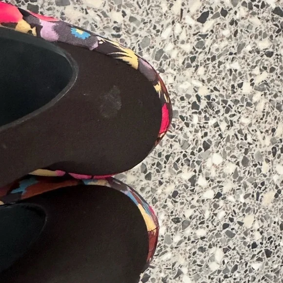 - Floral mixed Pattern detail high heels size 7 used hot tin roof ladies - Picture 14 of 16